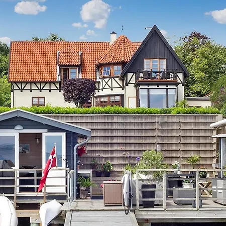 Bb By The Sea Helsingor Guest house 2*